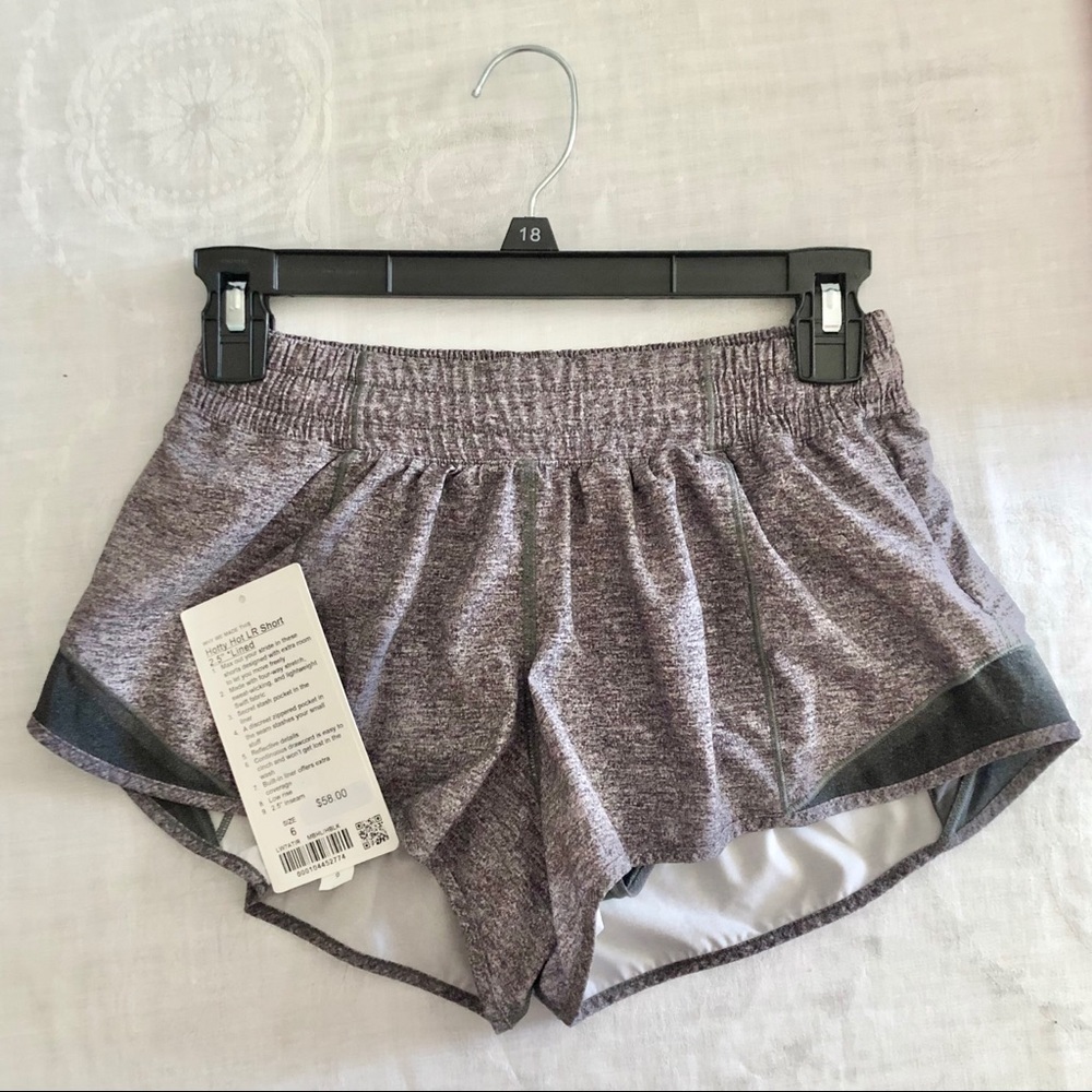 Lululemon Hotty Hot Short 2.5” size 6